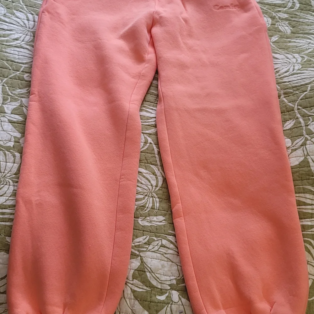 COMFRT HOODIE & SWEATPANTS SET IN CORAL XS - Picture 10 of 16